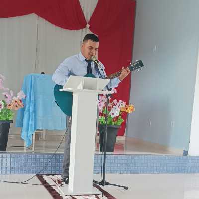Ivanilton / Musician