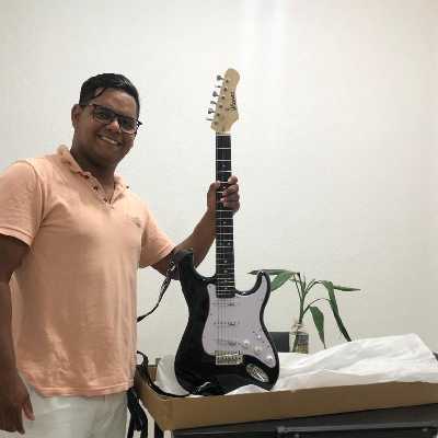 Jorge / Musician