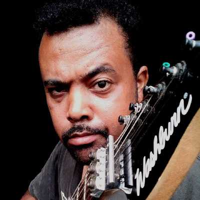 Jalles / Musician