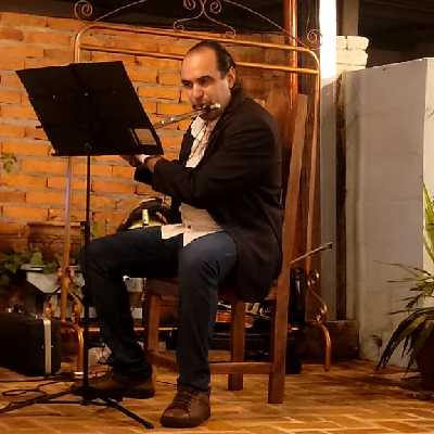 Helton / Musician