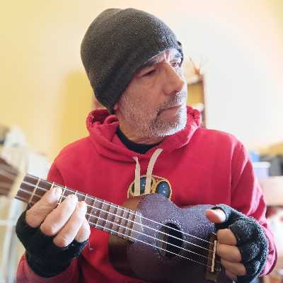 Gustavo / Musician