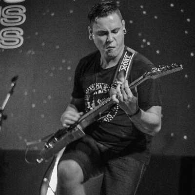 roni / Musician