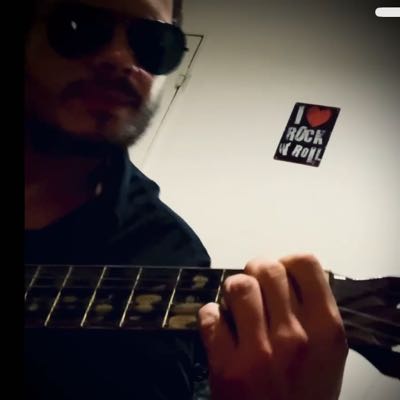 Mariano / Musician