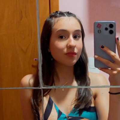 Isabelly / Musician