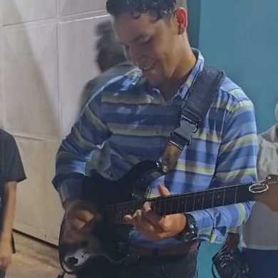 Luis / Musician