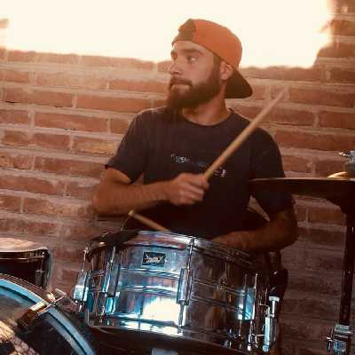 Kevin / Musician