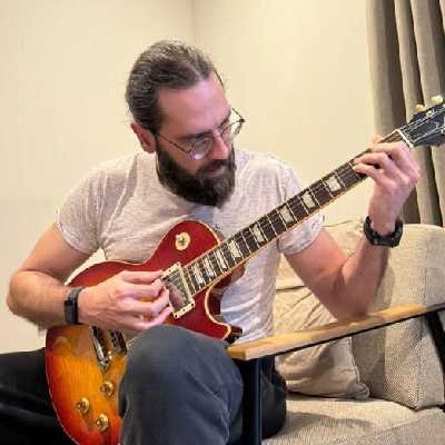Lucas / Musician