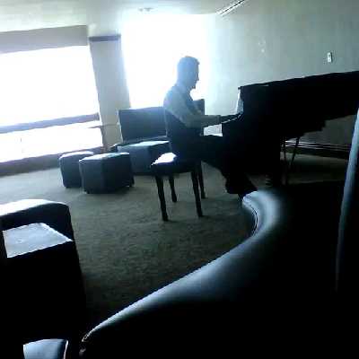 Luis / Musician