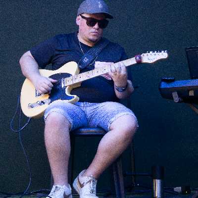 SomZera / Musician