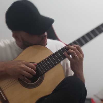 Lucas / Musician
