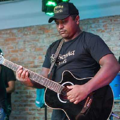 Paulo / Musician