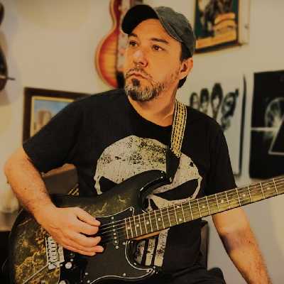 Daniel / Musician