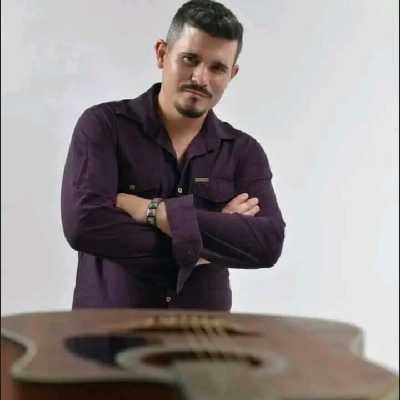 Mauricio / Musician