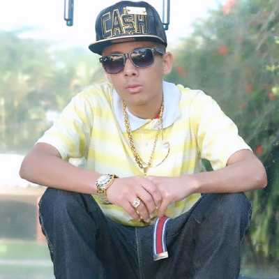 Alex / Musician