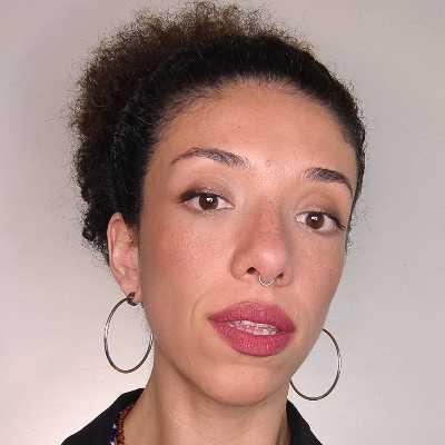 Nathália / Musician