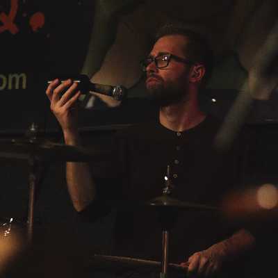 Levi / Musician