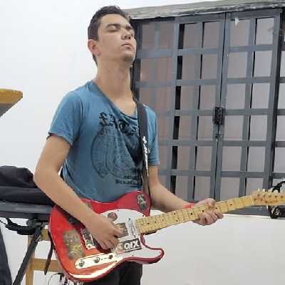 marcos / Musician