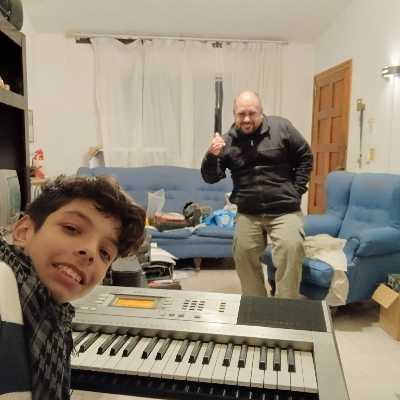 Felipe / Musician