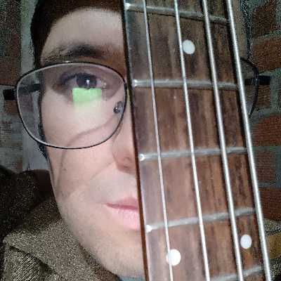 Nicolas / Musician