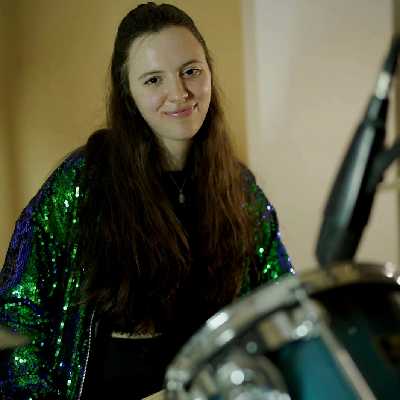 daiana / Musician