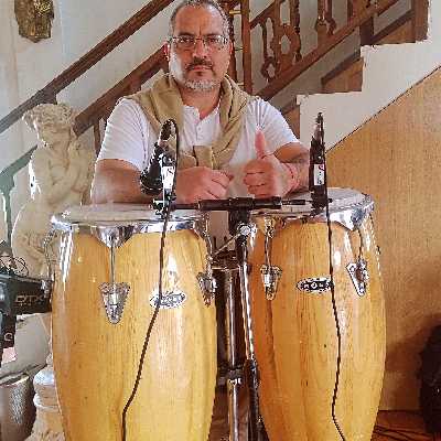 Carlos / Musician
