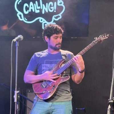 Luis / Musician