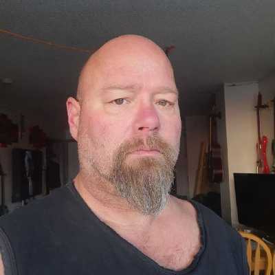 russheigh@hotma / Musician