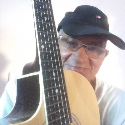 Manoel / Musician