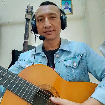 Sandy / Musician