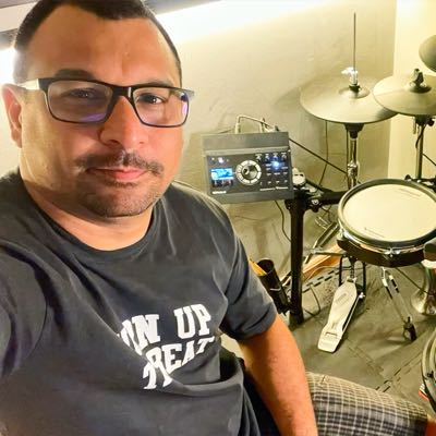 Guilherme / Musician