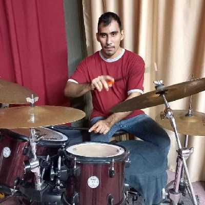 Omar / Musician