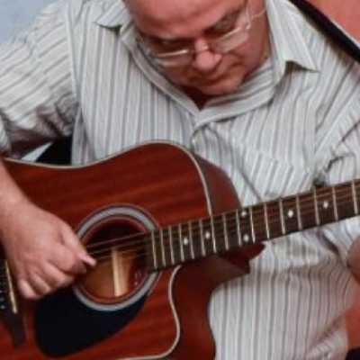 Ezequias / Musician