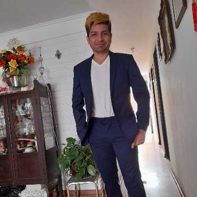 Nicolas / Musician
