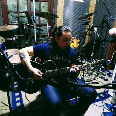 Alex / Musician