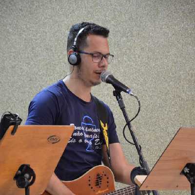 Alex / Musician