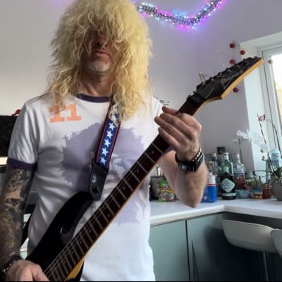Simon / Musician