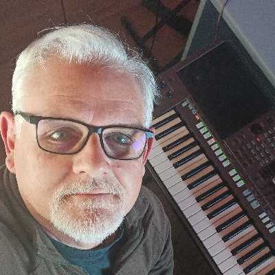 Pere / Musician