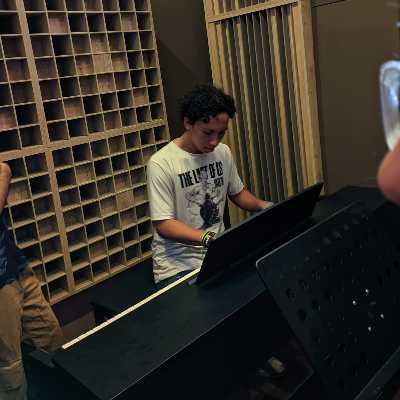 Juan / Musician