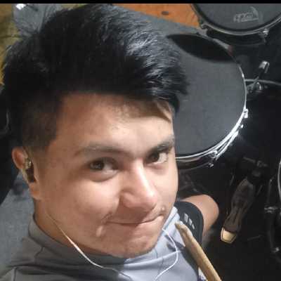 Esteban / Musician