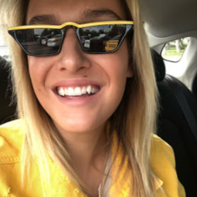 Julia Momblat's avatar