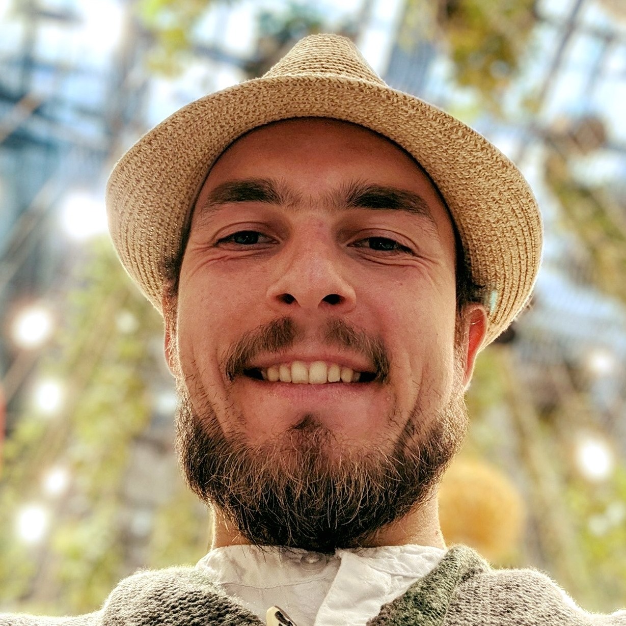 Aleksey Razbakov's avatar