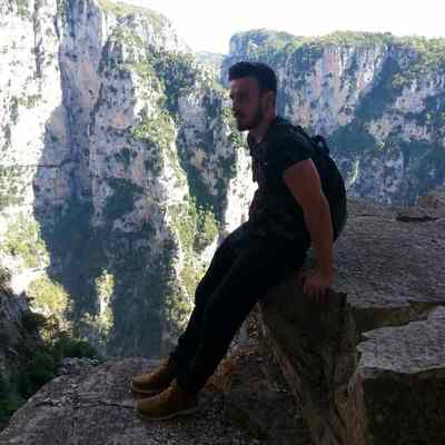 Eneas Lari's avatar