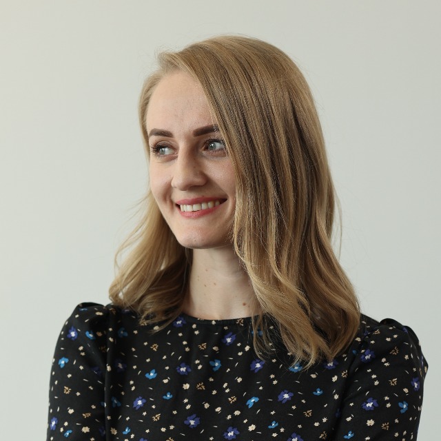 Elena Oprea's avatar