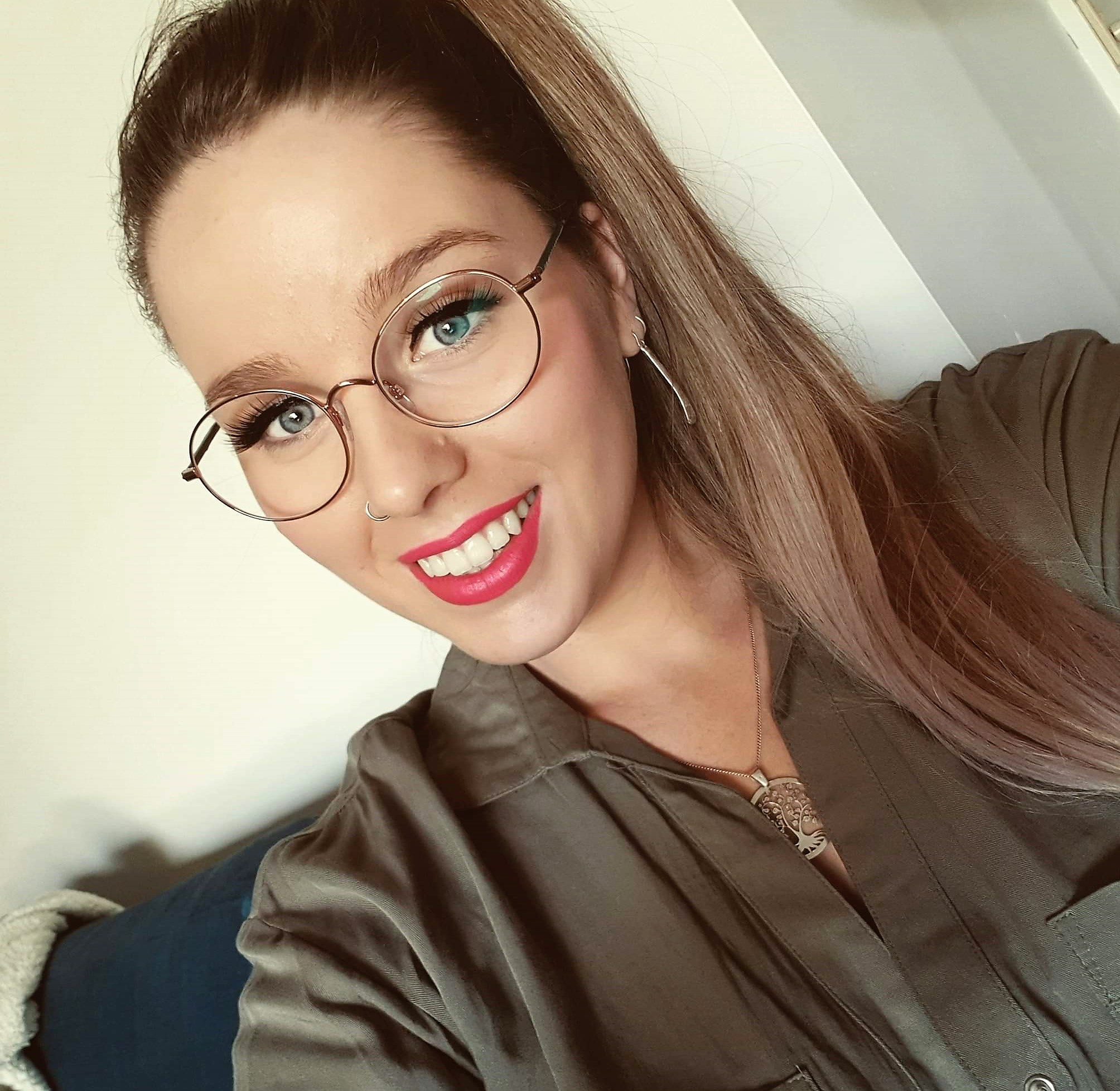 Rose Eliza's avatar