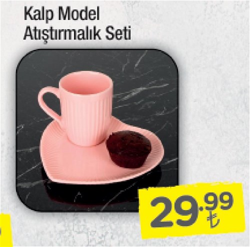 Kalp Model Atıştırmalık Seti image