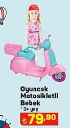 Oyuncak Motosikletli Bebek image