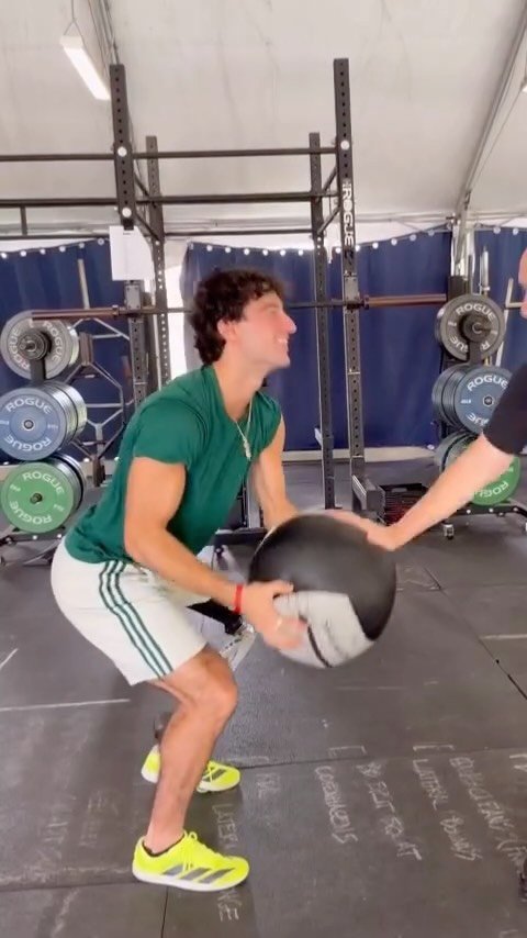 @chomps — instagram — Training-day integration