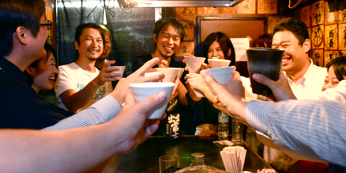 2.2坪の立ち食い焼肉。入りづらいからこそ生まれた東京・神田の超人気店～六花界（モリタ空間デザイン事務所）