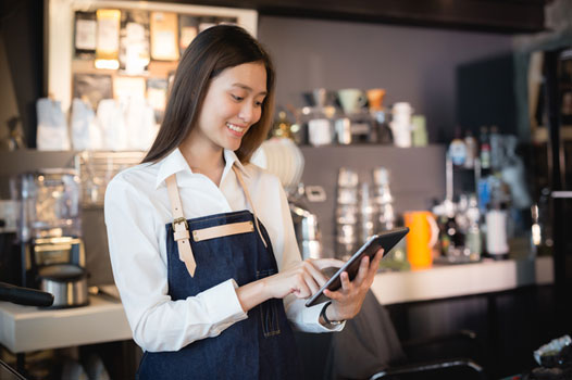 今日も終電？飲食店がスマホやタブレットで食材発注するメリット