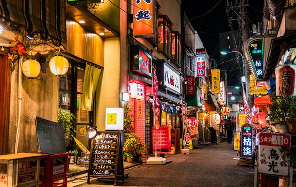 飲食店の深夜営業再開による長時間労働問題。労働環境の改善と対策方法